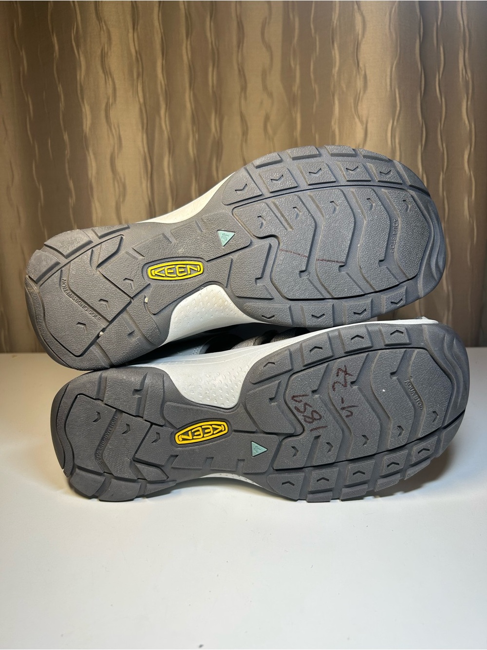 Keen Astoria West Sandal Women's 9 Gray Coral 1023589 Water Kayak Watersports - Picture 10 of 16